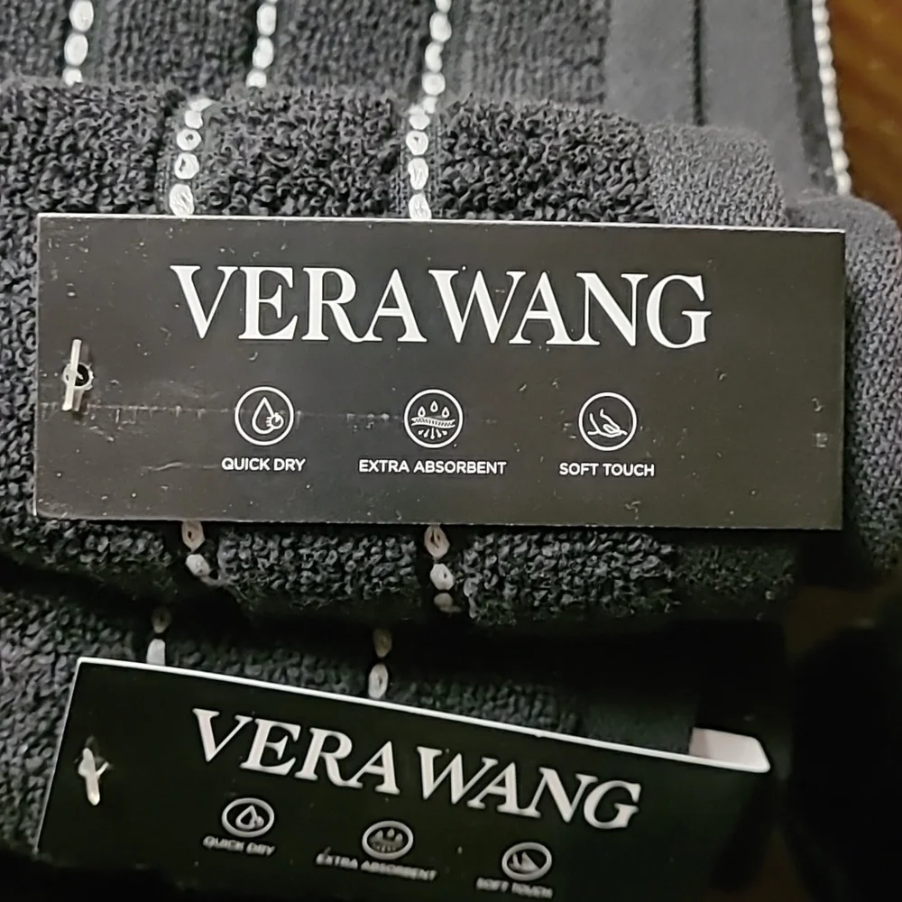 Vera Wang Bath Towel Set
